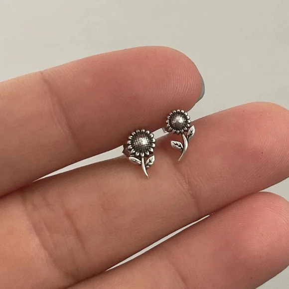 Jewelry - 925 Sterling Silver Sunflower Earrings